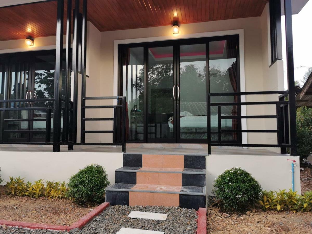 ホテルLaila​ Place Ko Lanta エクステリア 写真