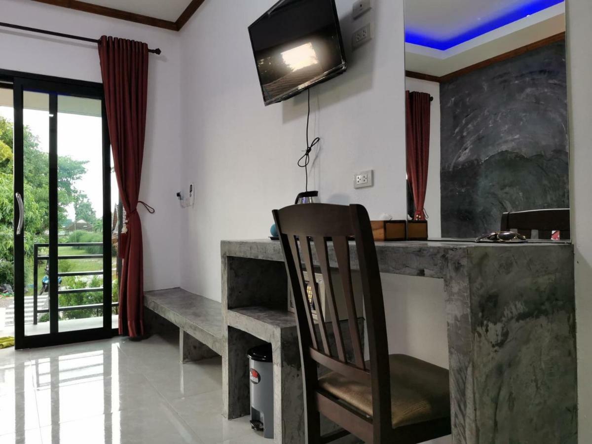 ホテルLaila​ Place Ko Lanta エクステリア 写真