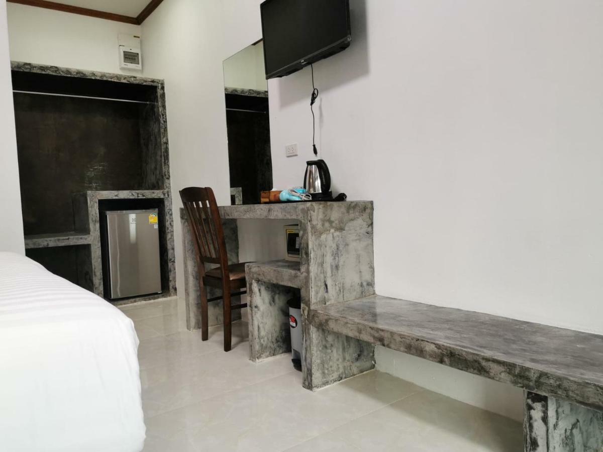 ホテルLaila​ Place Ko Lanta エクステリア 写真