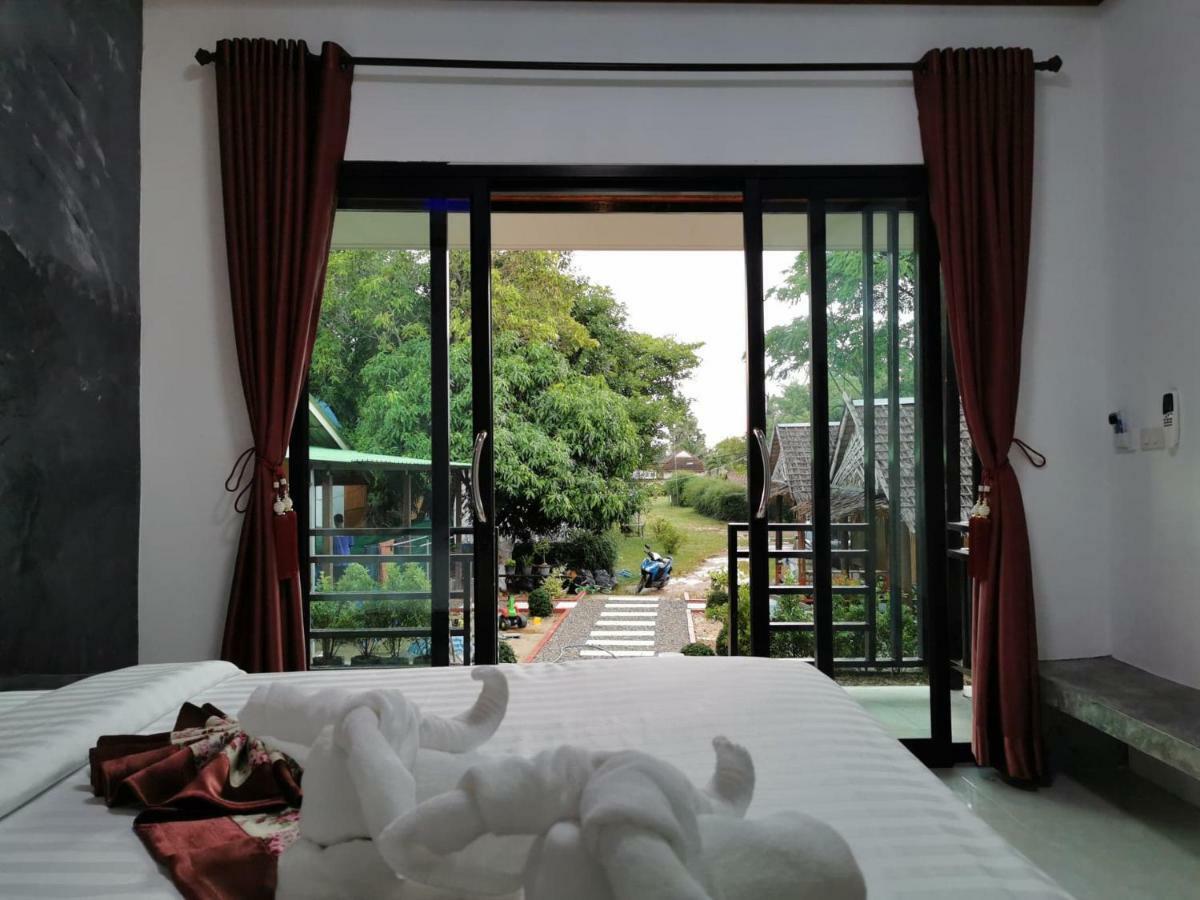 ホテルLaila​ Place Ko Lanta エクステリア 写真