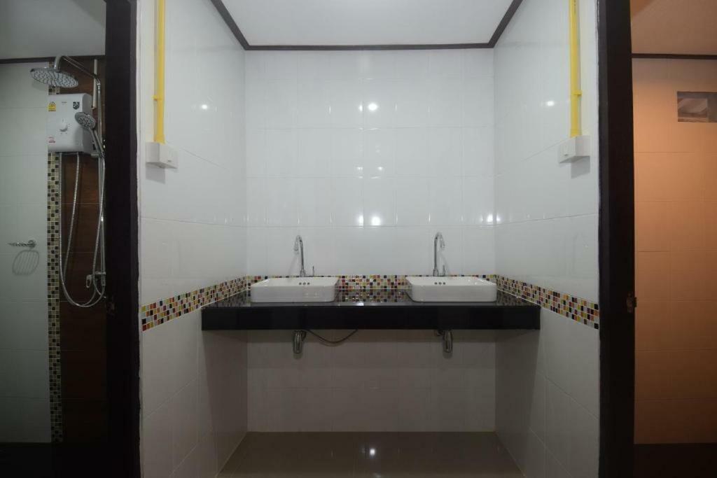 ホテルLaila​ Place Ko Lanta エクステリア 写真